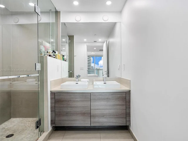 1080 Brickell Ave # 2301, Miami FL 33131