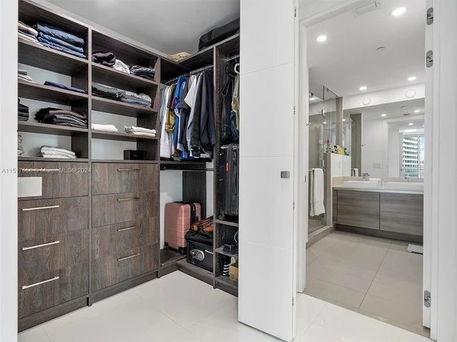 1080 Brickell Ave # 2301, Miami FL 33131