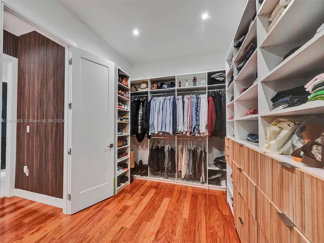 8151 NW 48th Ter, Doral FL 33166