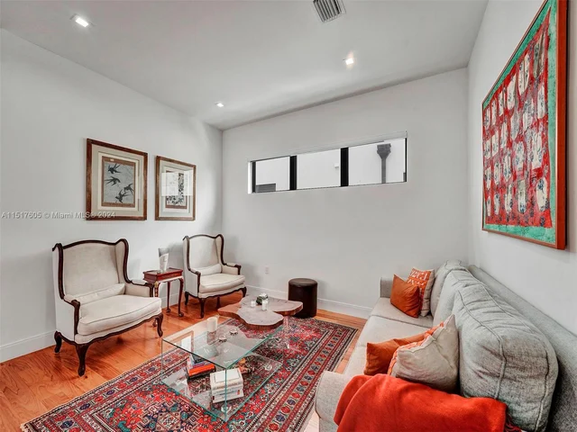 8151 NW 48th Ter, Doral FL 33166