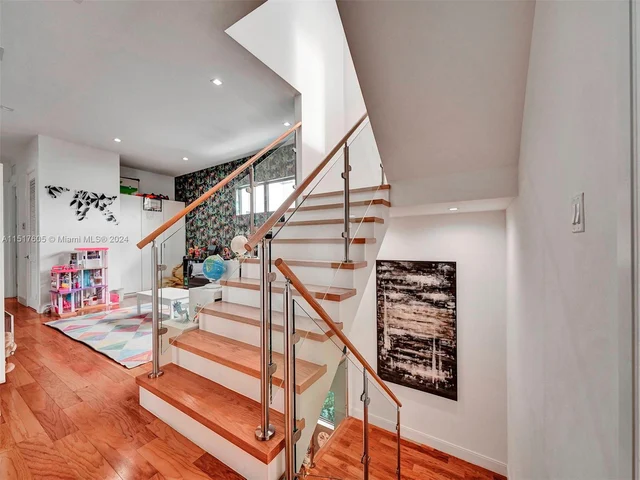 8151 NW 48th Ter, Doral FL 33166