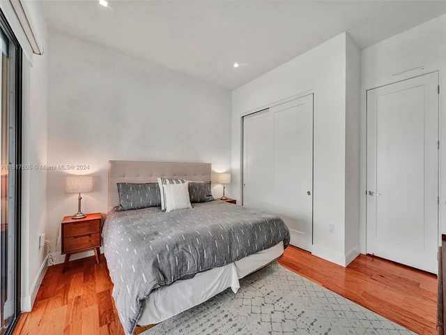 8151 NW 48th Ter, Doral FL 33166