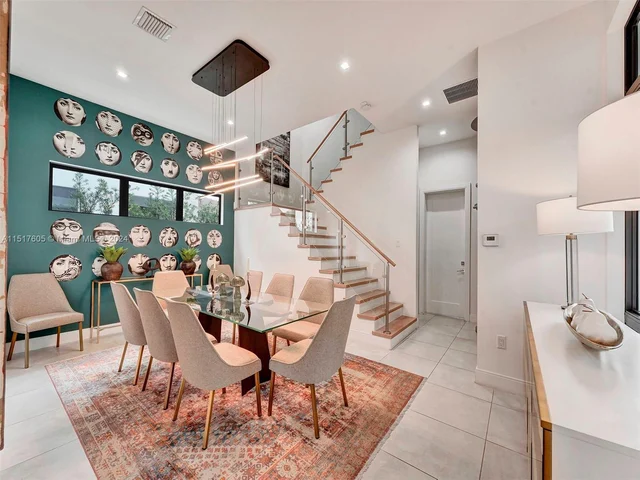 8151 NW 48th Ter, Doral FL 33166