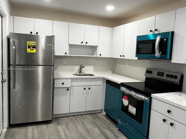 6921 Cypress Rd # D18, Plantation FL 33317