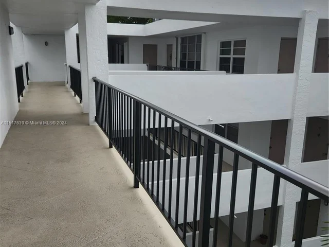 6921 Cypress Rd # D18, Plantation FL 33317