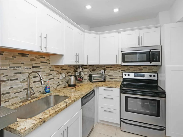 5005 Collins Ave # 1212, Miami Beach FL 33140