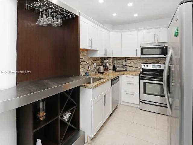 5005 Collins Ave # 1212, Miami Beach FL 33140