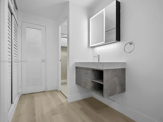 1408 Brickell Bay Dr # 518, Miami FL 33131