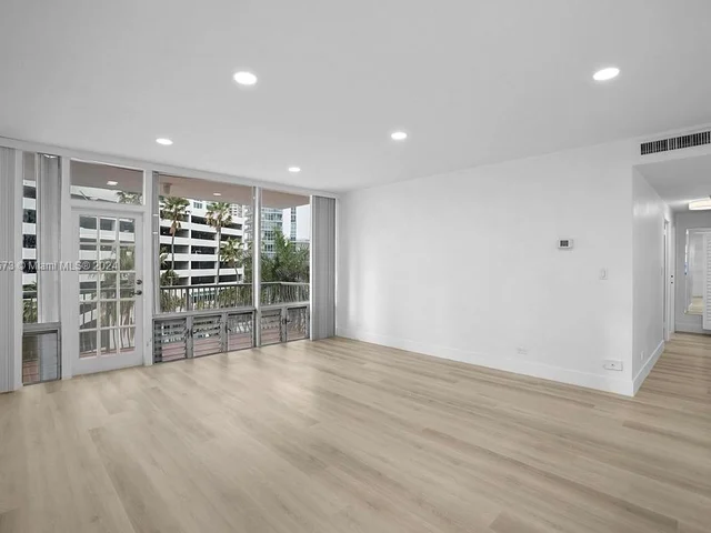 1408 Brickell Bay Dr # 518, Miami FL 33131