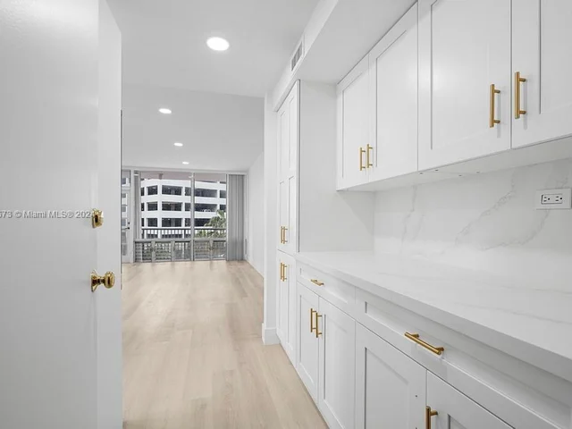 1408 Brickell Bay Dr # 518, Miami FL 33131