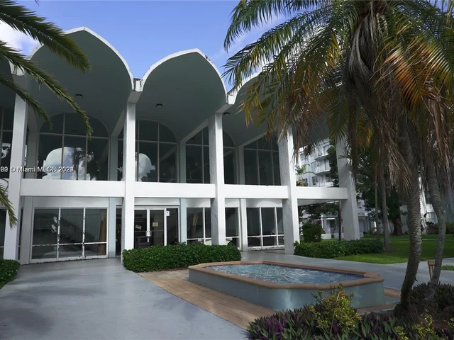 482 NW 165th St Rd # 607, Miami FL 33169