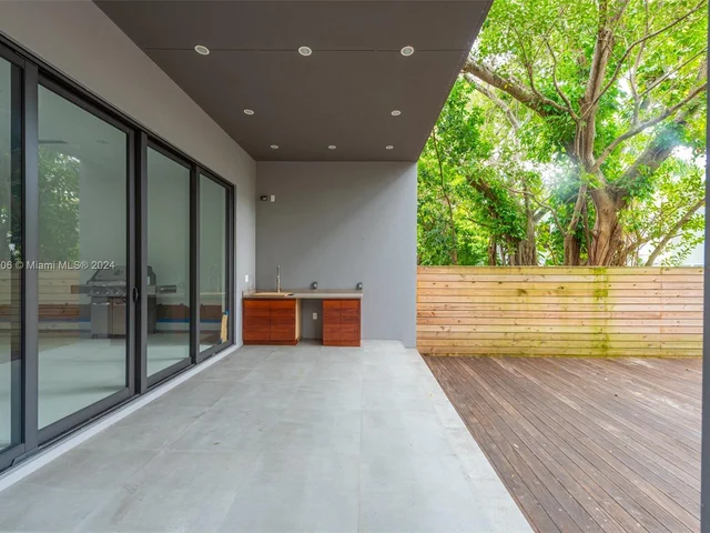 2955 Coconut Ave, Miami FL 33133