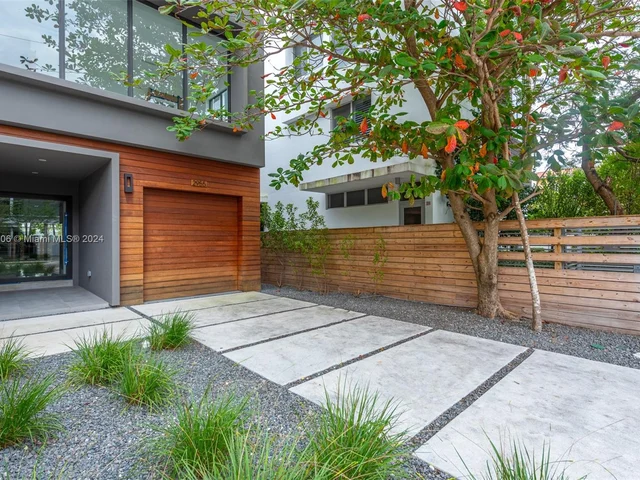 2955 Coconut Ave, Miami FL 33133