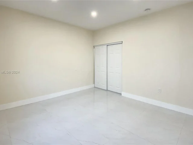 48 NW 41st St, Miami FL 33127