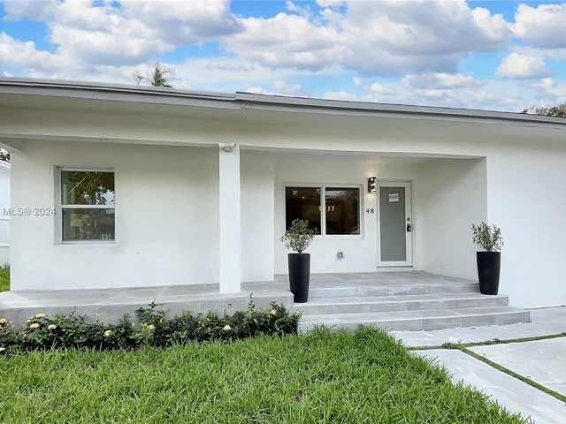 48 NW 41st St, Miami FL 33127