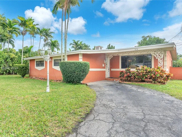570 NE 172nd St, North Miami Beach FL 33162