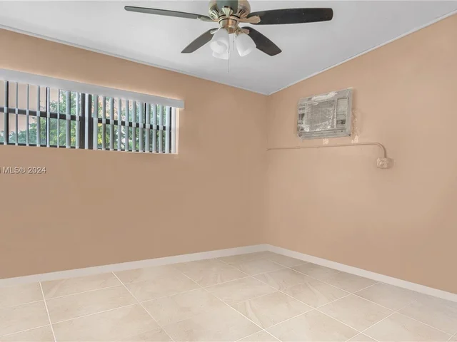 570 NE 172nd St, North Miami Beach FL 33162