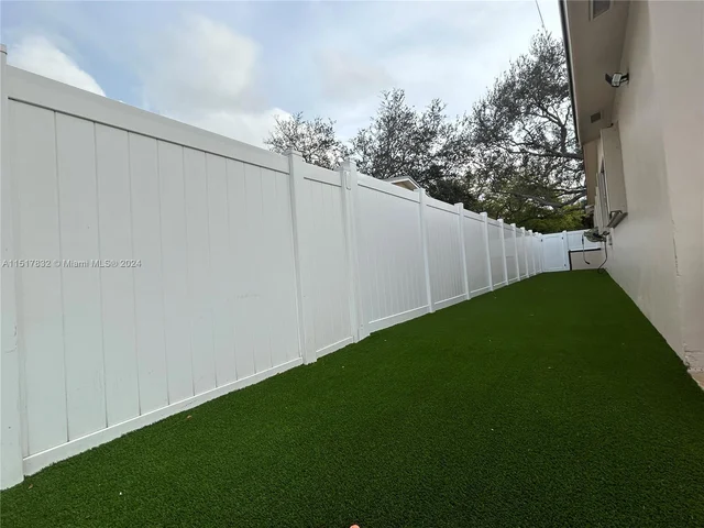 3825 Washington St, Hollywood FL 33021