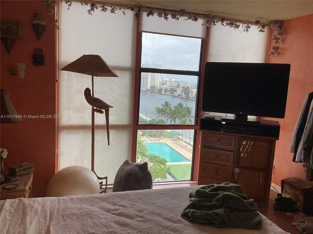 800 Parkview Dr # 819, Hallandale Beach FL 33009