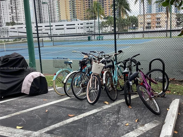 800 Parkview Dr # 819, Hallandale Beach FL 33009