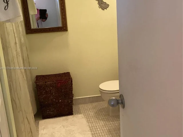 800 Parkview Dr # 819, Hallandale Beach FL 33009