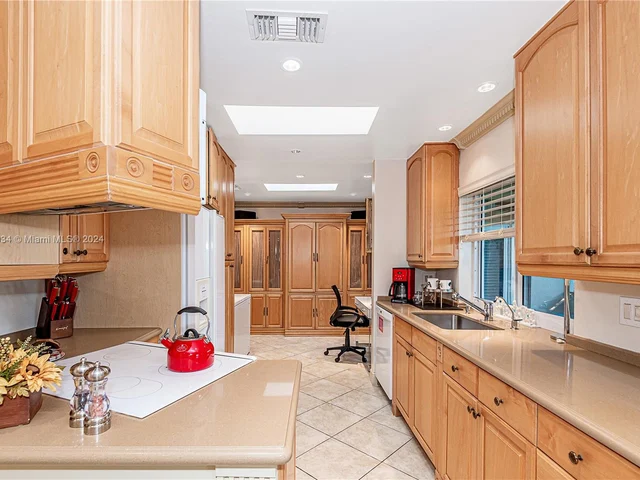 6900 NW 17th Ct, Margate FL 33063