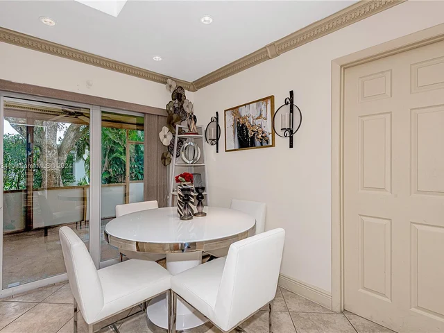 6900 NW 17th Ct, Margate FL 33063