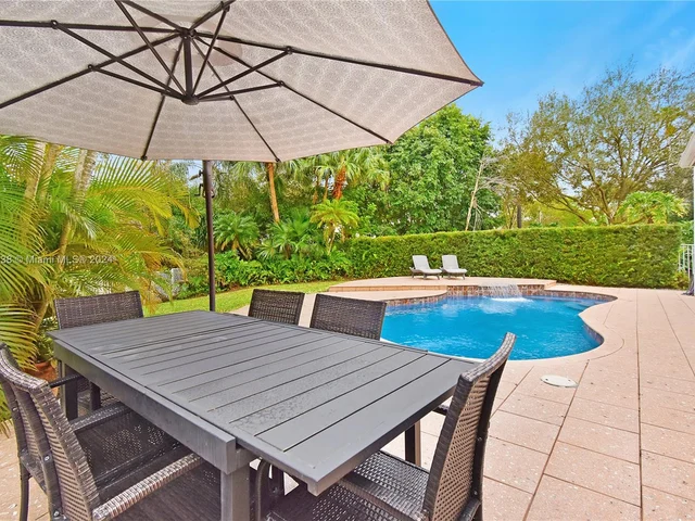 3701 N Columbus Way N, Cooper City FL 33026