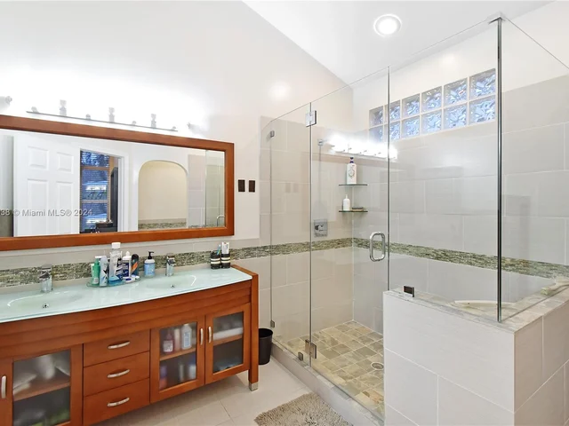 3701 N Columbus Way N, Cooper City FL 33026