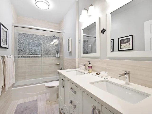 3701 N Columbus Way N, Cooper City FL 33026