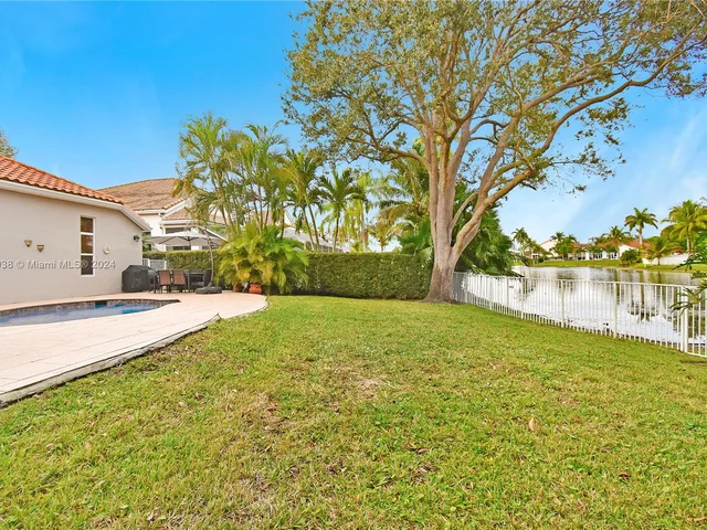 3701 N Columbus Way N, Cooper City FL 33026