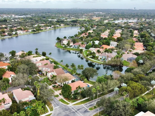 3701 N Columbus Way N, Cooper City FL 33026