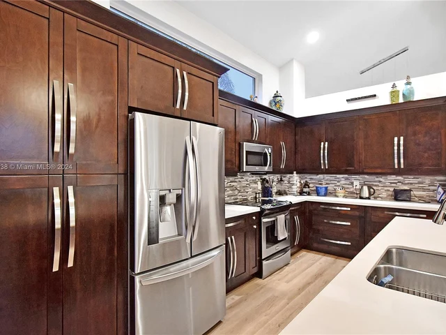 3701 N Columbus Way N, Cooper City FL 33026