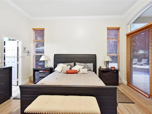 3701 N Columbus Way N, Cooper City FL 33026