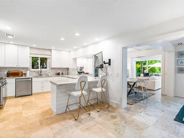 675 Ponce De Leon Dr, Fort Lauderdale FL 33316