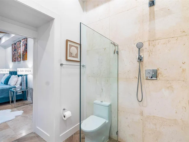 675 Ponce De Leon Dr, Fort Lauderdale FL 33316