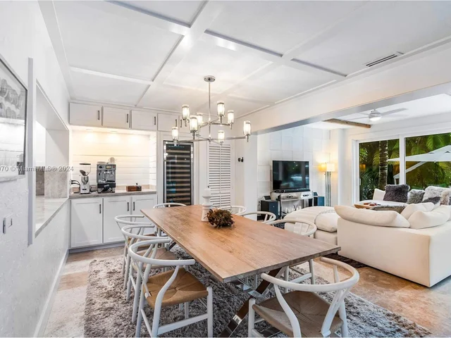 675 Ponce De Leon Dr, Fort Lauderdale FL 33316