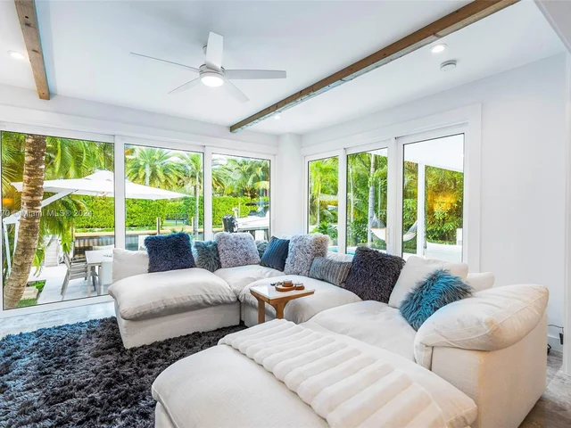 675 Ponce De Leon Dr, Fort Lauderdale FL 33316