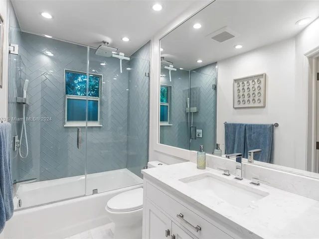 675 Ponce De Leon Dr, Fort Lauderdale FL 33316