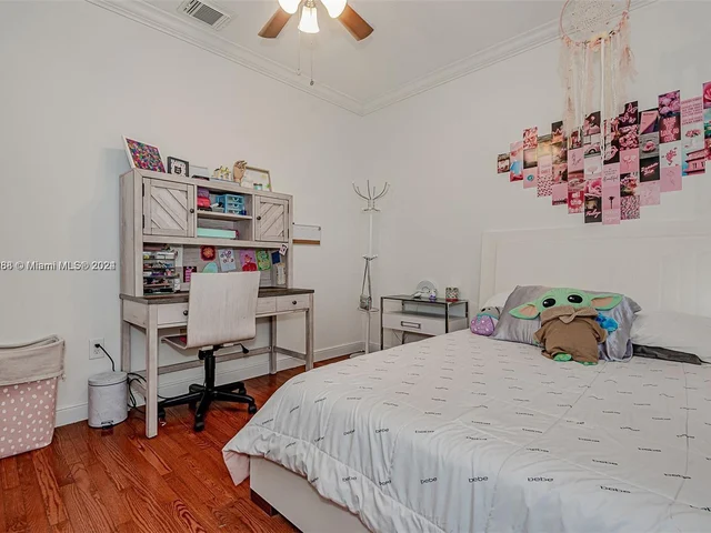 4457 SW 160th Ct, Miami FL 33185