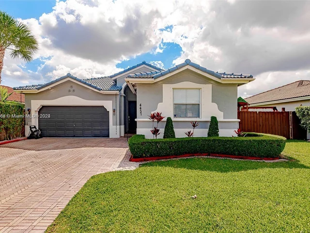 4457 SW 160th Ct, Miami FL 33185