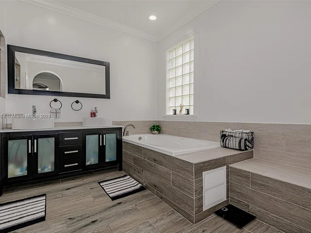 4457 SW 160th Ct, Miami FL 33185