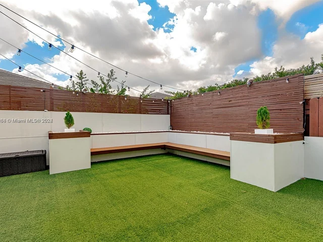 4457 SW 160th Ct, Miami FL 33185