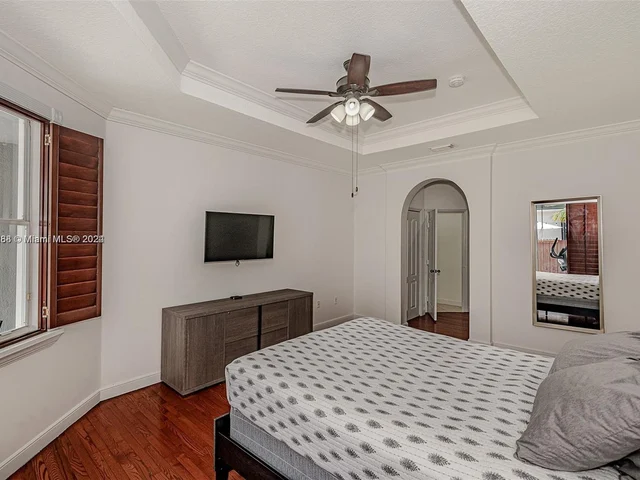 4457 SW 160th Ct, Miami FL 33185