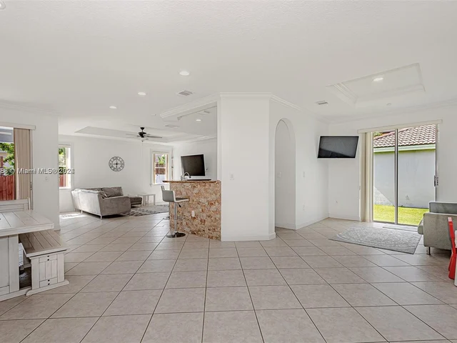 4457 SW 160th Ct, Miami FL 33185