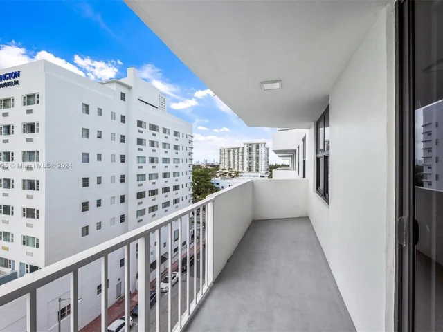 4301 Collins Ave # 705, Miami Beach FL 33140