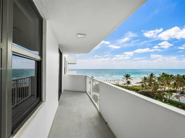 4301 Collins Ave # 705, Miami Beach FL 33140