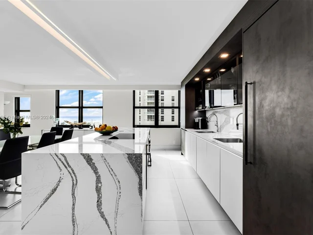 4301 Collins Ave # 705, Miami Beach FL 33140