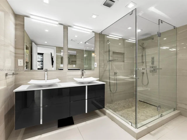 4301 Collins Ave # 705, Miami Beach FL 33140