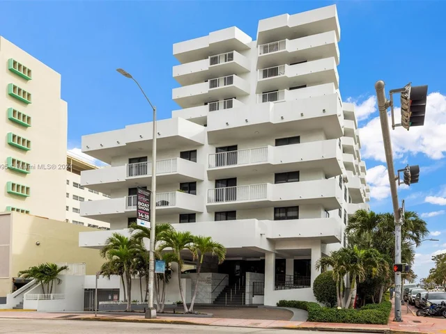 4301 Collins Ave # 705, Miami Beach FL 33140
